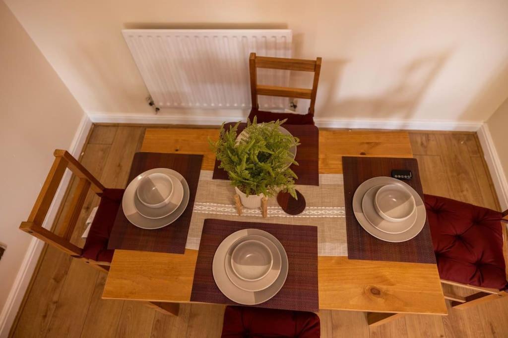 3 Bedrooms House-Sofabed-Parking-Bbqstove-Garden London Exteriör bild
